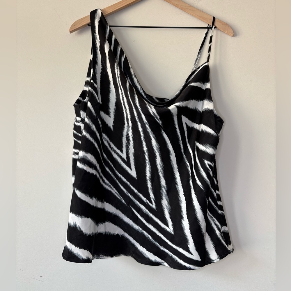 NWT Calvin Klein Women’s Sleeveless Top